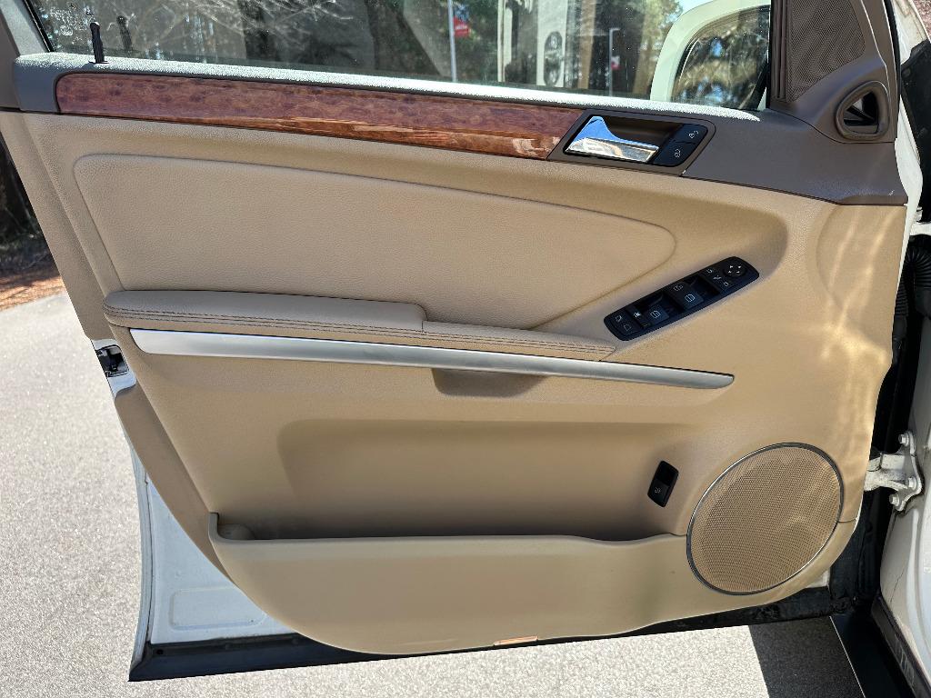 2008 Mercedes-Benz GL-Class GL320 photo